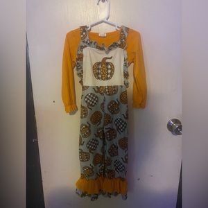 2 piece boutique 3t(medium) Fall Outfit! Worn once!